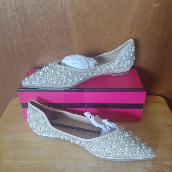 NIB Beige Rhinestone Pearl Jewels Gem Sparkly Pointed Party Flats Shoes 10.5 - Picture 6 of 17